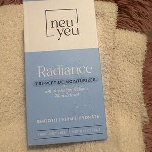 Neu Yeu Radiance Tri-Peptide Moisturizer